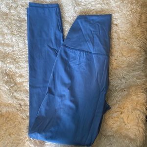 BORN PRIMITIVE 💙 Your Go To Leggings